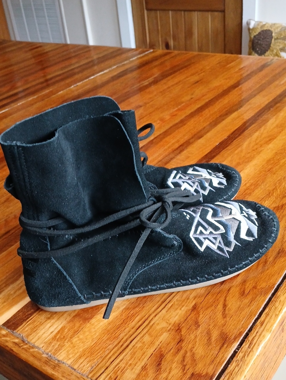 Toms Zahara Black Suede Moccasin Booties - 10